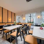 Hotel Am Fischmarkt 3*